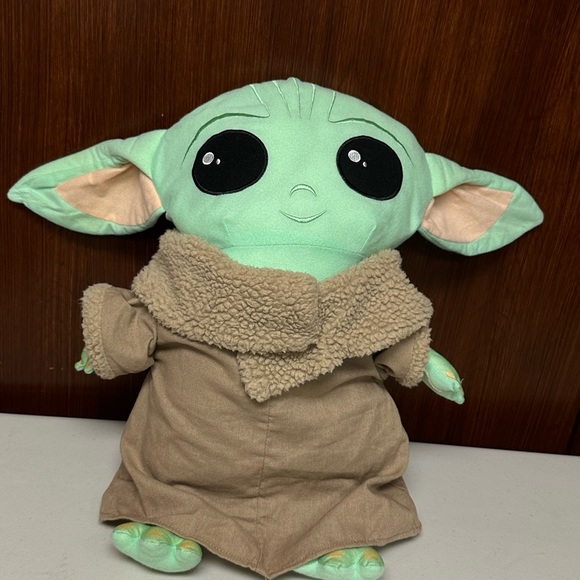 Star Wars by Jay Franco and Son Star Wars Baby Yoda Plush pillow The mandalorian - Picture 3 of 16